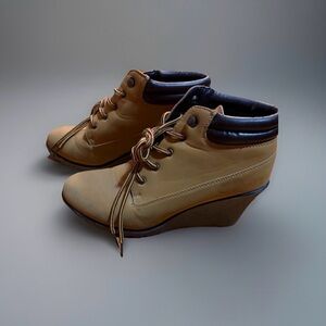 George Workboot-Inspired Wedge Boots – Size 8